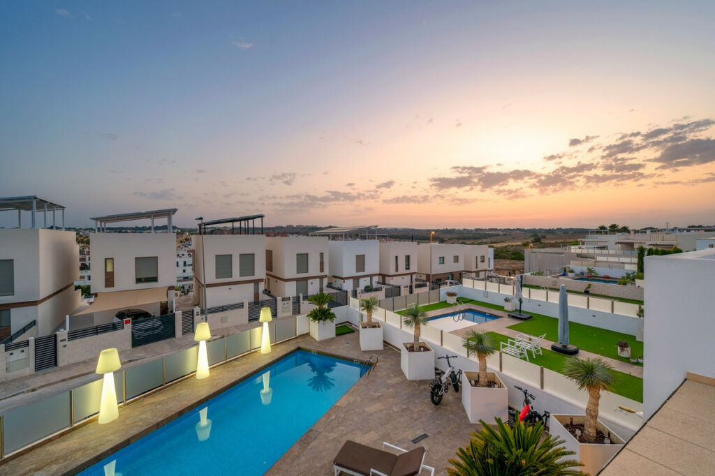 Detached Villa Villamartin Alicante - image 39