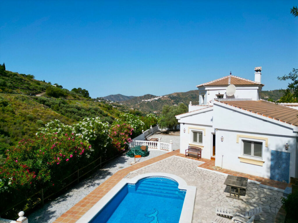 Detached Villa Cómpeta Málaga - image 39