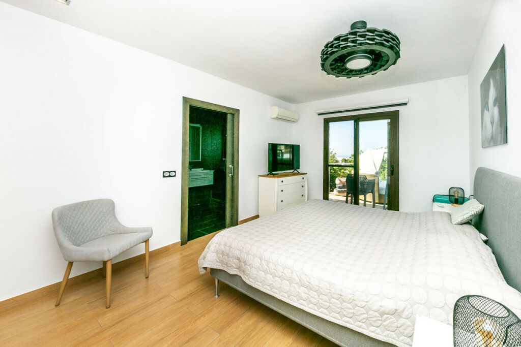 Detached Villa La Capellania Málaga - image 39