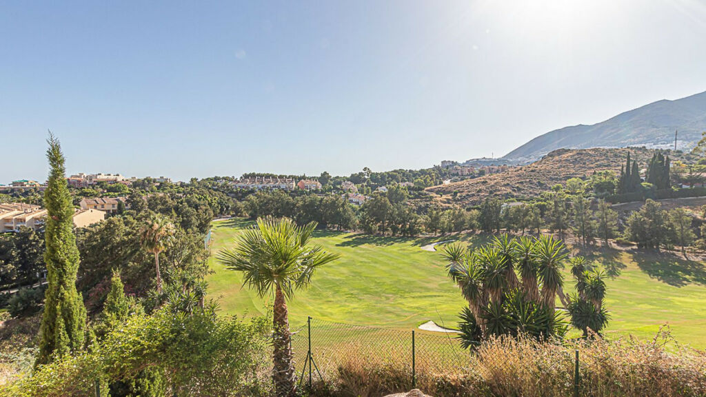 Middle Floor Apartment Benalmadena Málaga - image 39