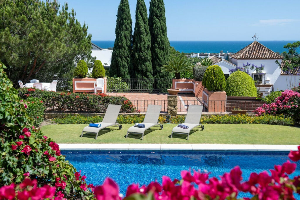 Detached Villa El Paraiso Málaga - image 39