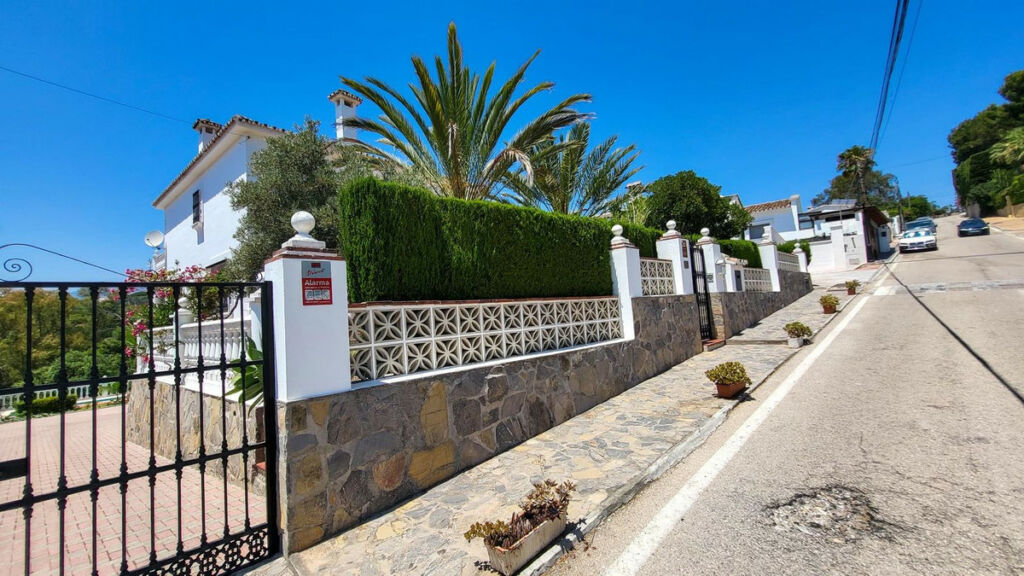 Detached Villa Elviria Málaga - image 40