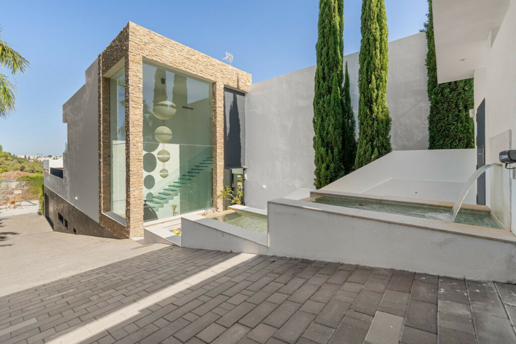 Detached Villa Marbella Málaga - image 39