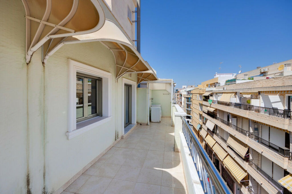 Middle Floor Apartment Torrevieja Alicante - image 39