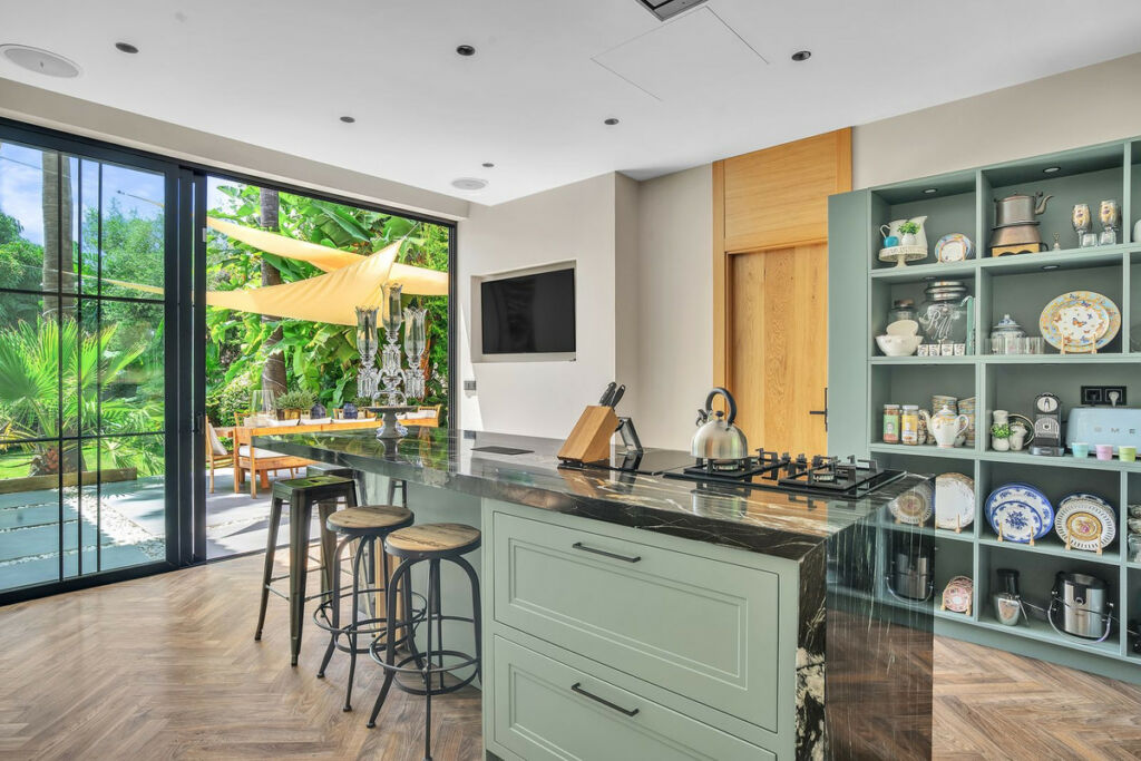 Detached Villa Marbella Málaga - image 39