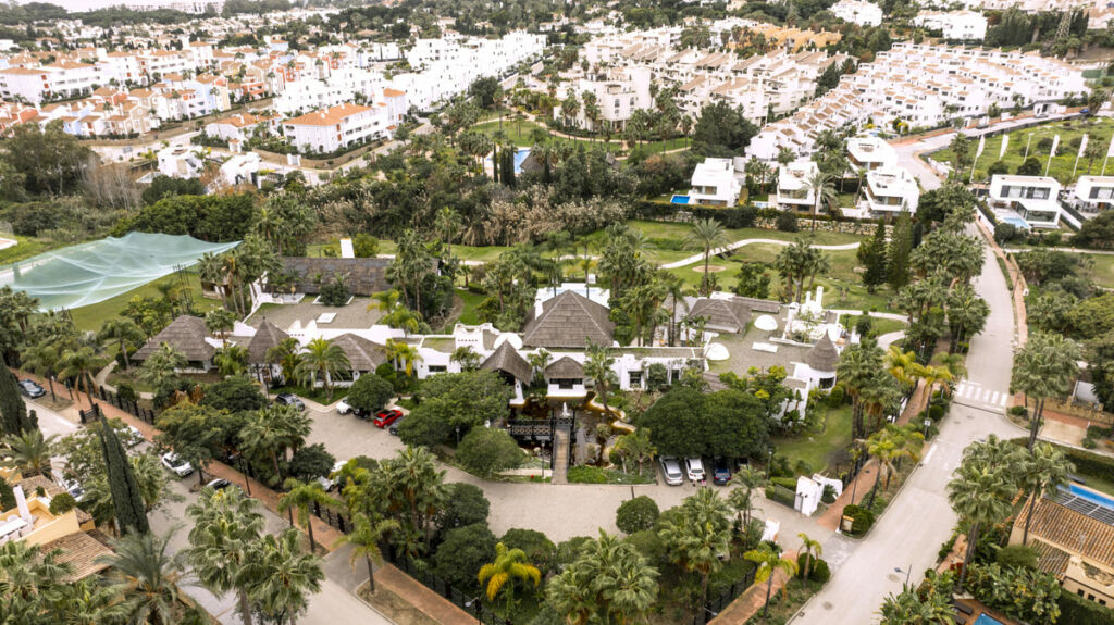 Detached Villa Estepona Málaga - image 36