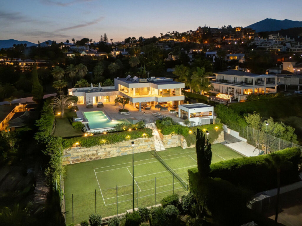Detached Villa Marbella Málaga - image 4
