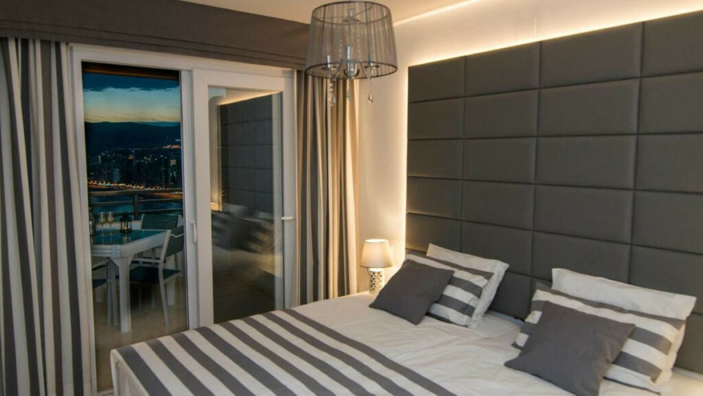 Middle Floor Apartment Benidorm Alicante - image 4