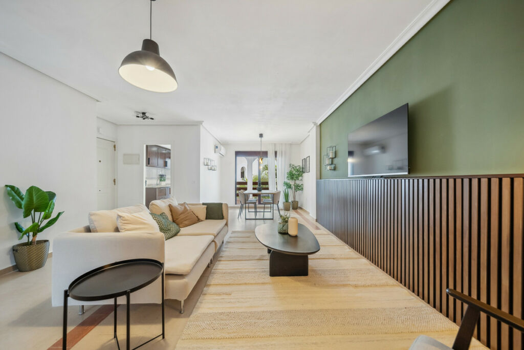 Middle Floor Apartment Nueva Andalucía Málaga - image 4