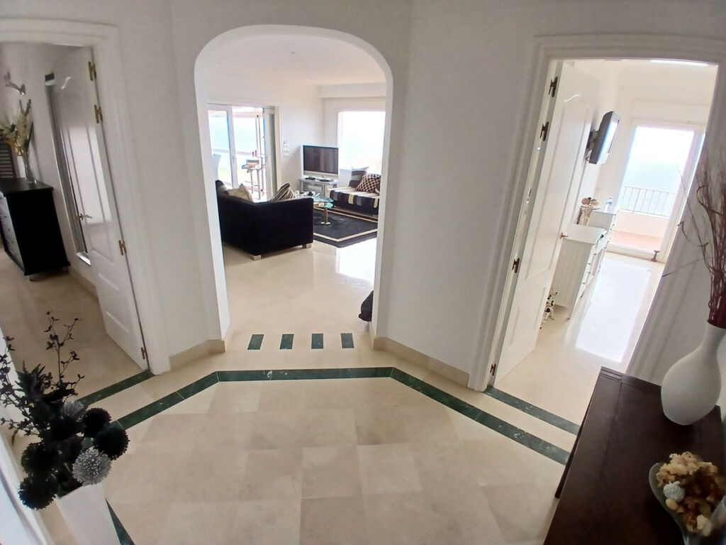 Penthouse Fuengirola Málaga - image 4