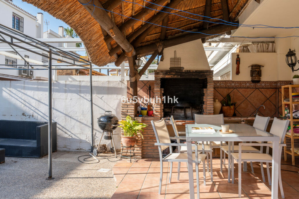 Semi-Detached House El Coto Málaga - image 4