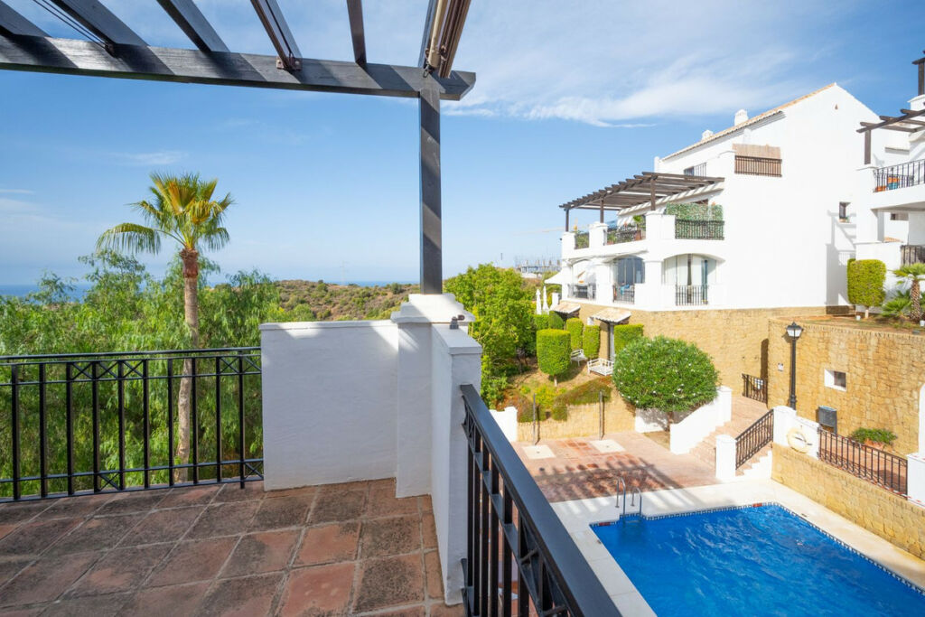 Penthouse Duplex Altos de los Monteros Málaga - image 4