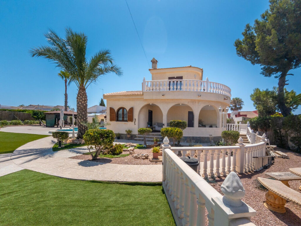 Detached Villa La Siesta Alicante - image 4