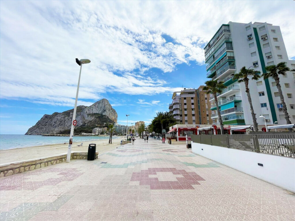 Middle Floor Apartment Calpe Alicante - image 4