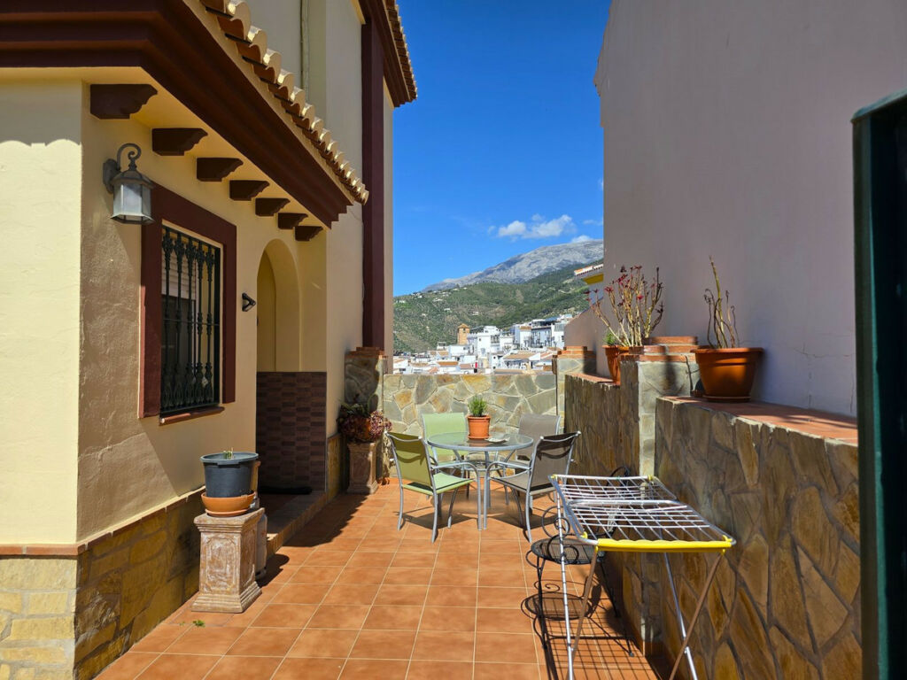 Detached Villa Canillas de Albaida Málaga - image 4