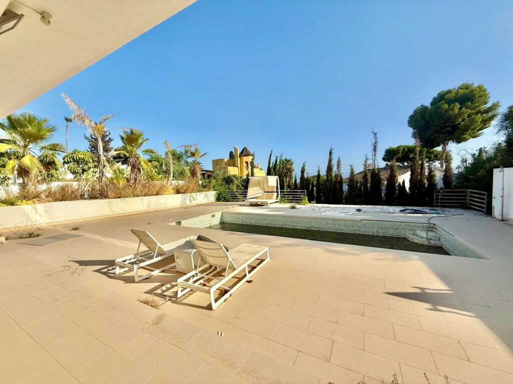Detached Villa El Rosario Málaga - image 4