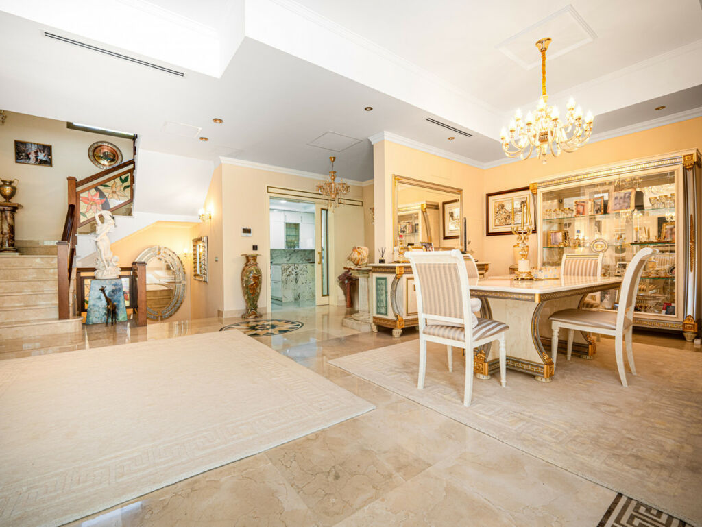Detached Villa Marbella Málaga - image 4