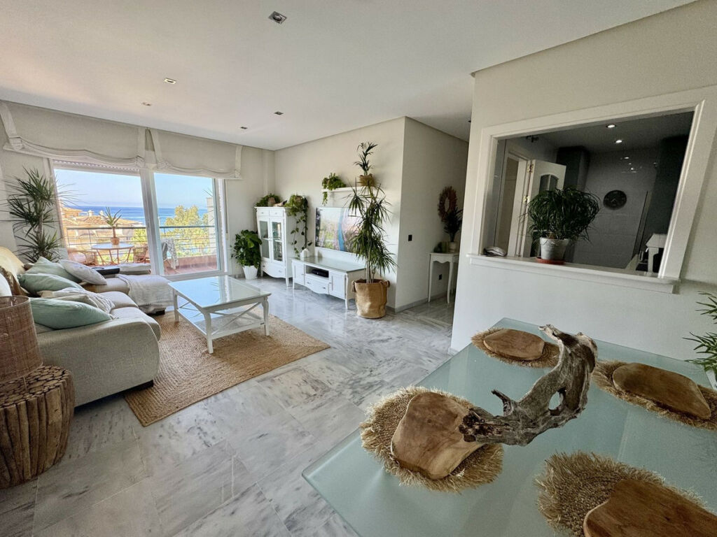Middle Floor Apartment Benalmadena Costa Málaga - image 4