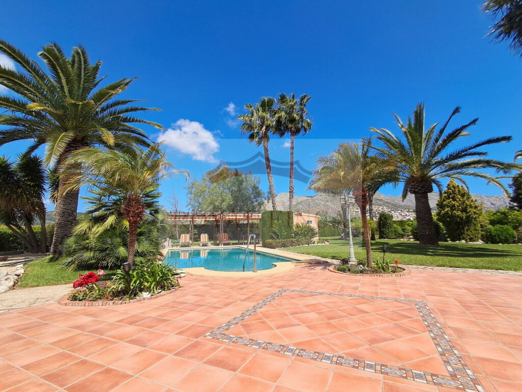 Detached Villa Sanet y Negrals Alicante - image 4