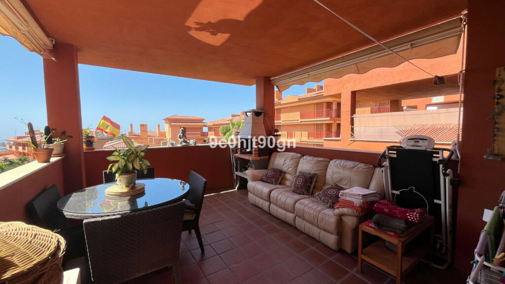 Middle Floor Apartment Reserva de Marbella Málaga - image 4