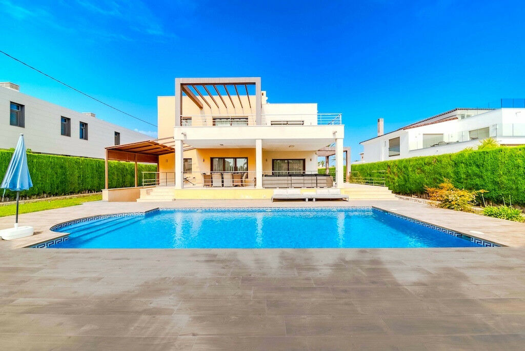 Detached Villa Cabo Roig Alicante - image 4