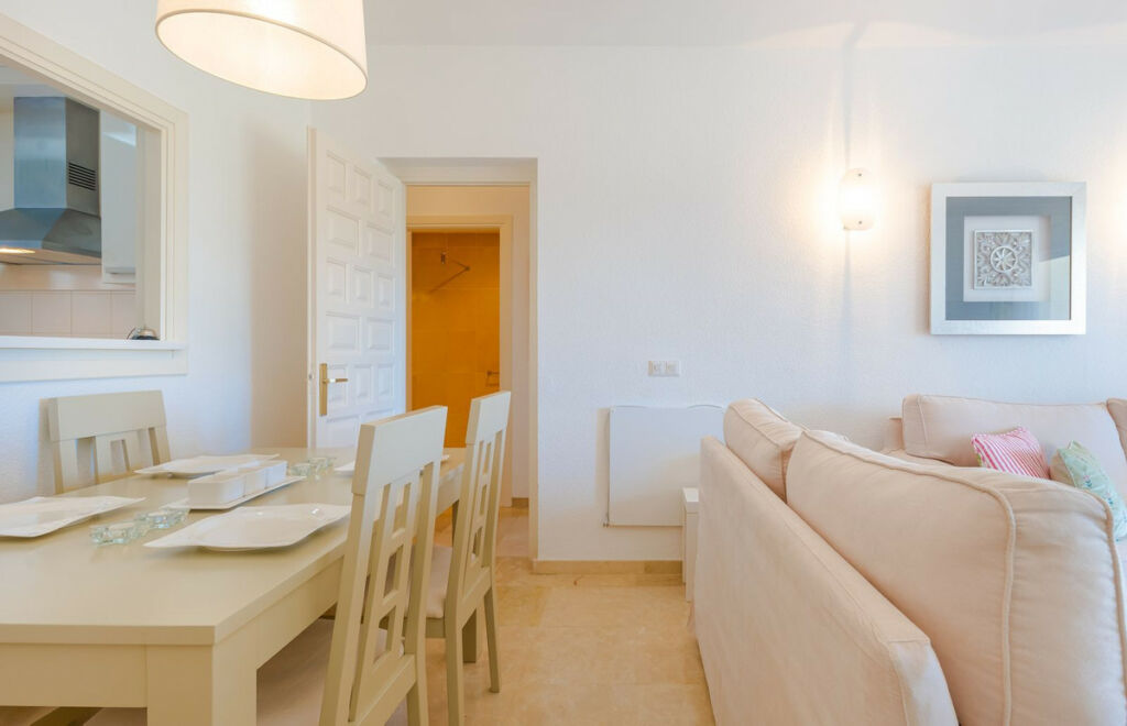Ground Floor Apartment El Paraiso Málaga - image 4