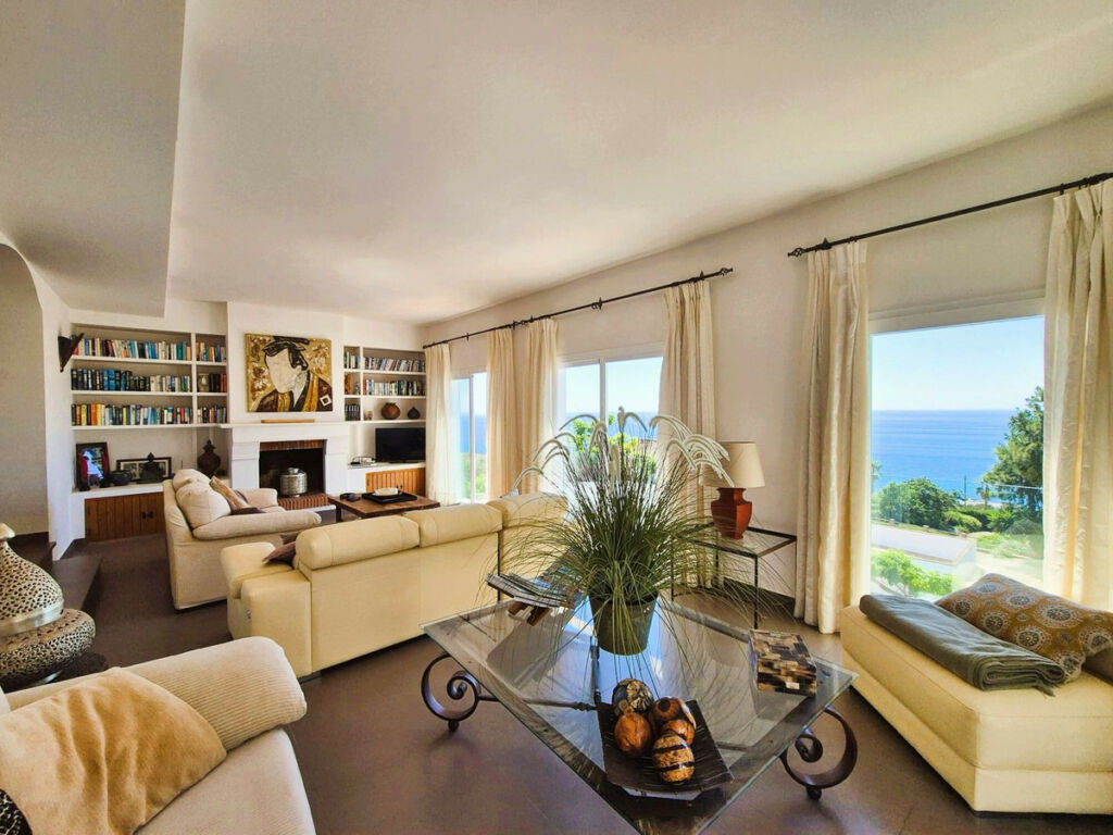 Detached Villa Manilva Málaga - image 4