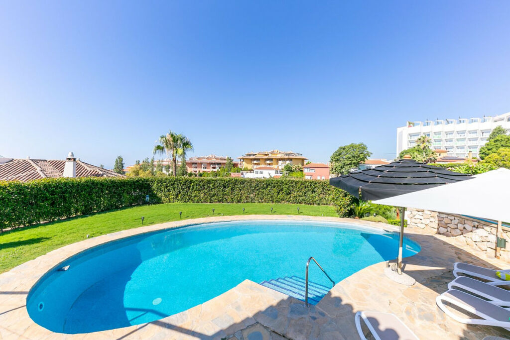 Detached Villa La Capellania Málaga - image 4