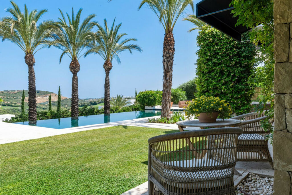 Detached Villa Casares Málaga - image 4