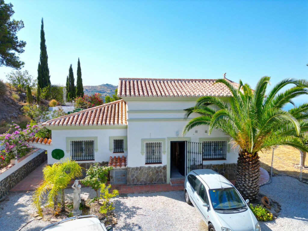 Detached Villa Cómpeta Málaga - image 5