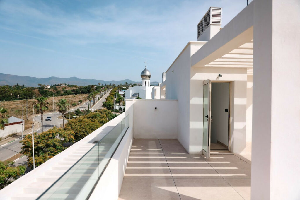 Penthouse Duplex Selwo Málaga - image 3