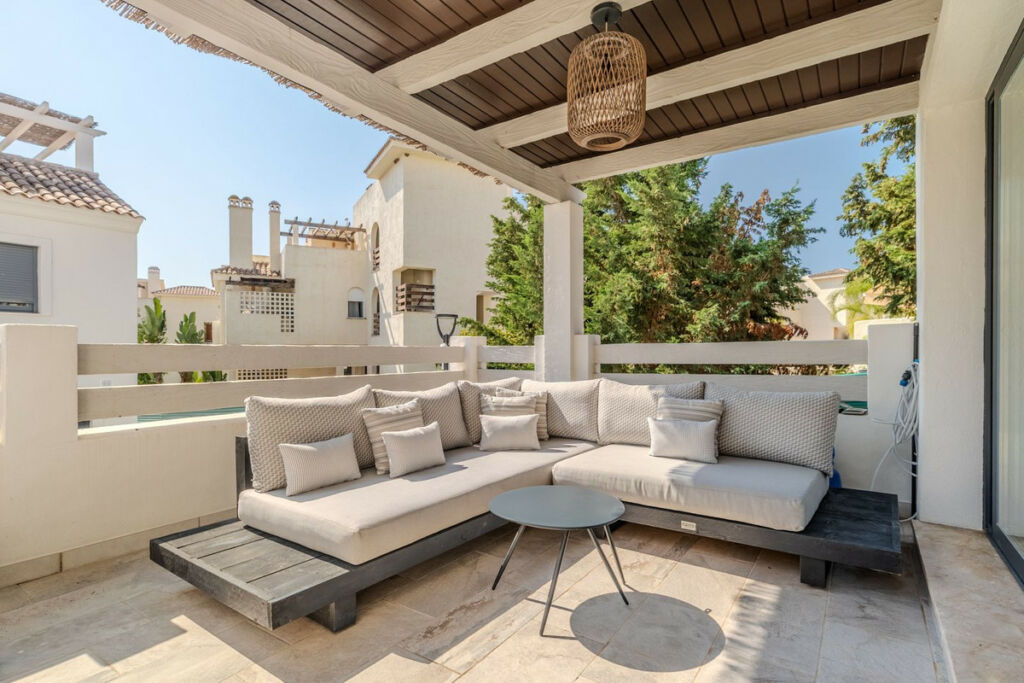 Townhouse Estepona Málaga - image 4