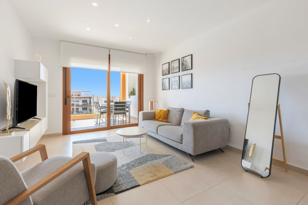 Middle Floor Apartment Villamartin Alicante - image 4