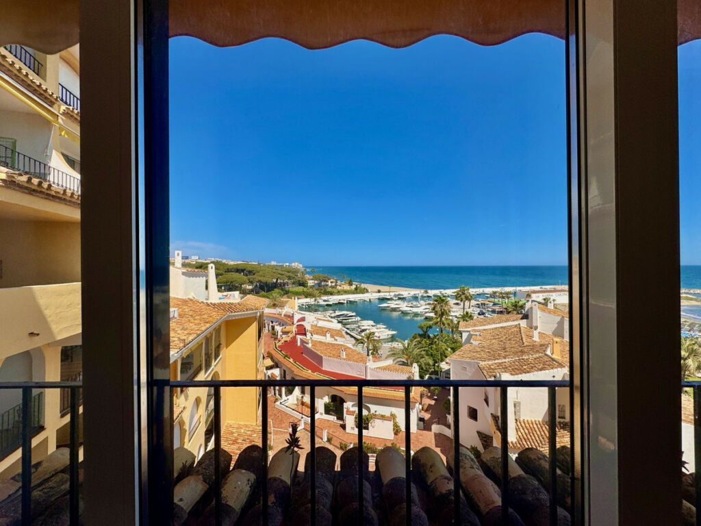 Middle Floor Apartment Puerto de Cabopino Málaga - image 22