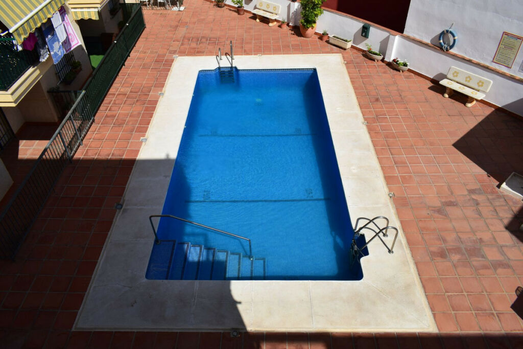 Middle Floor Apartment El Morche Málaga - image 4