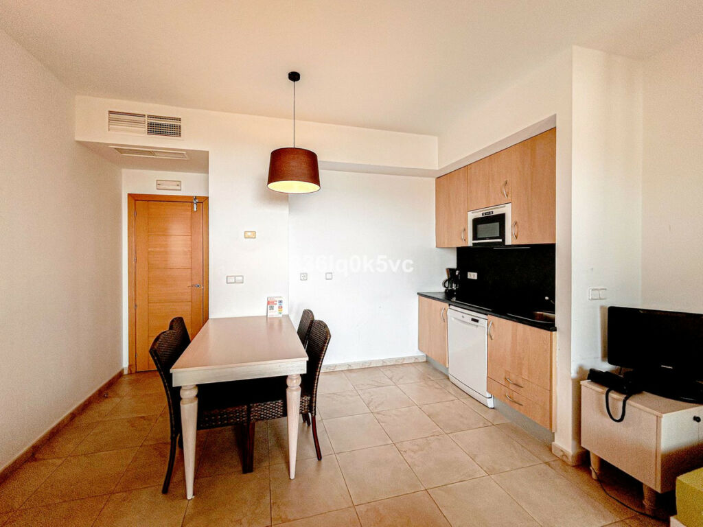 Middle Floor Apartment Manilva Málaga - image 4