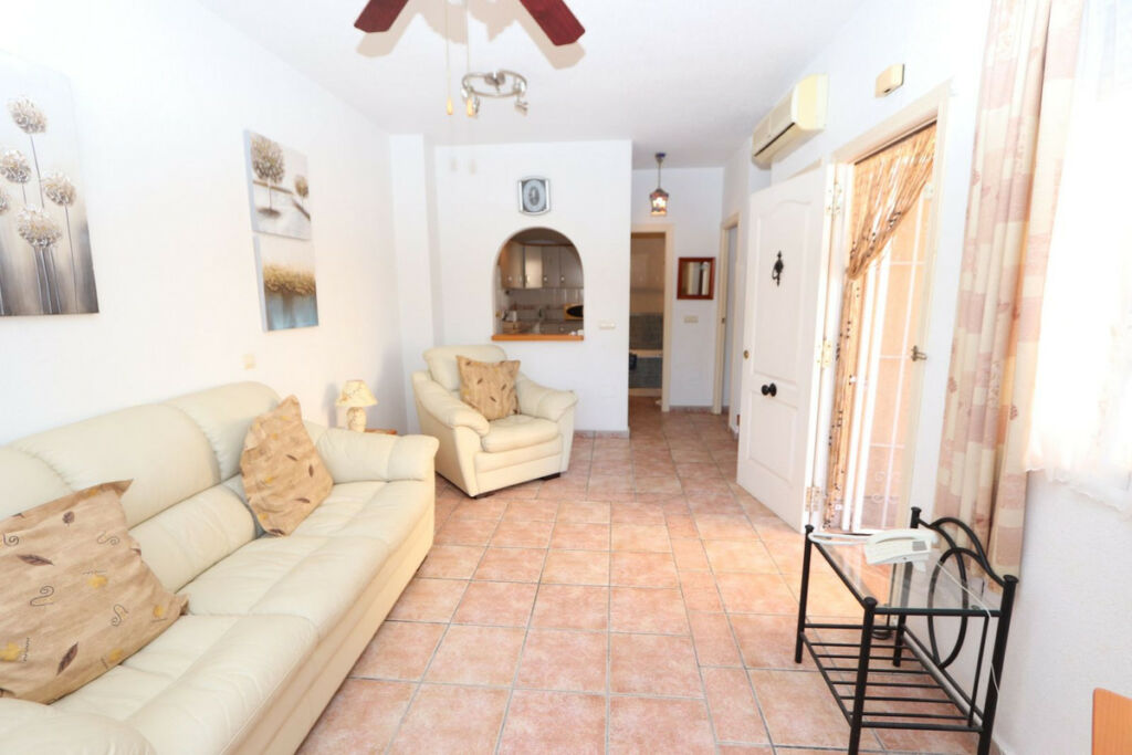 Detached Villa Playa Flamenca Alicante - image 4