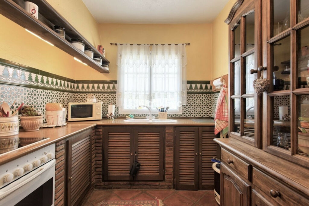 Townhouse Benahavís Málaga - image 4