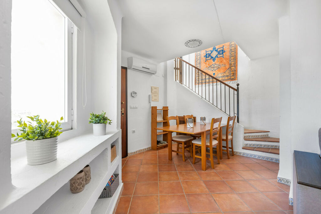 Middle Floor Apartment Los Altos Alicante - image 4