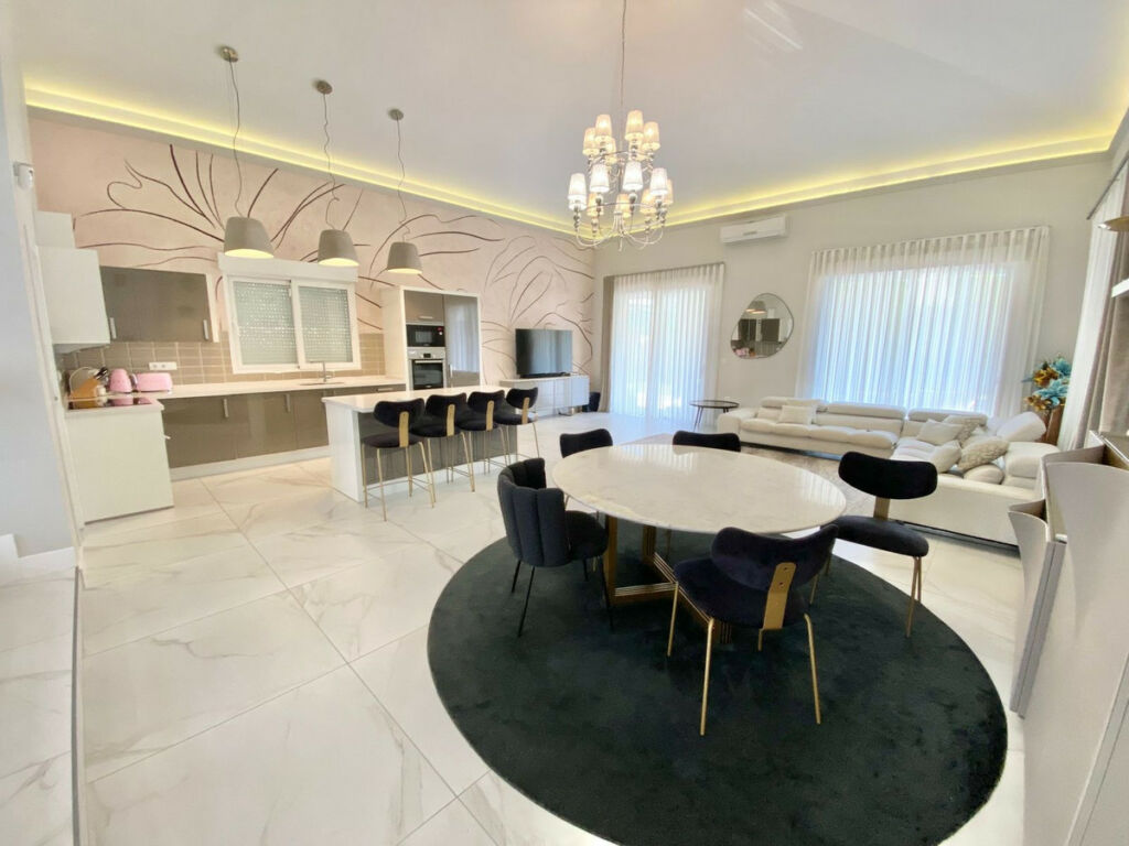 Detached Villa San Pedro de Alcántara Málaga - image 4