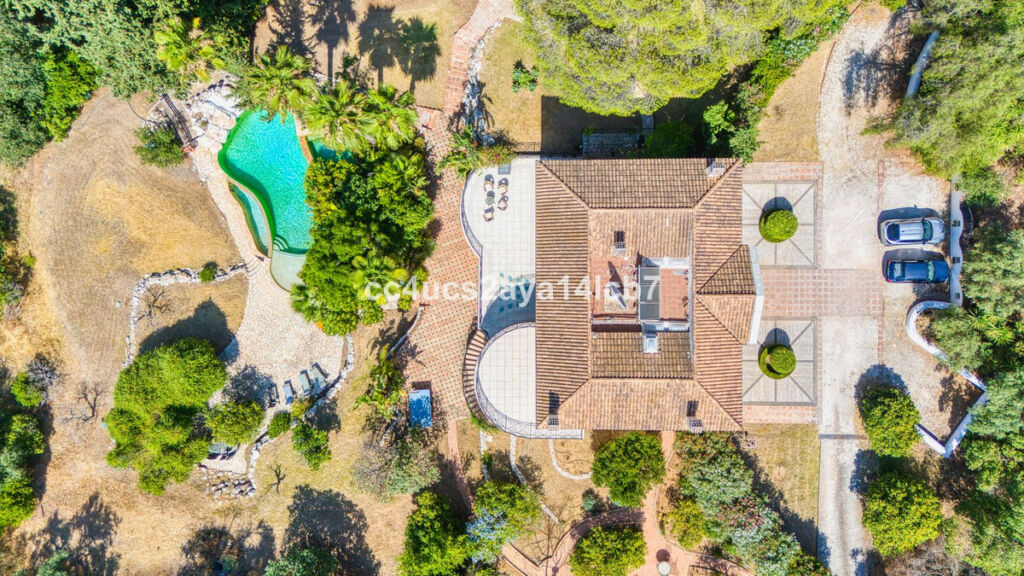 Detached Villa Alhaurín el Grande Málaga - image 4