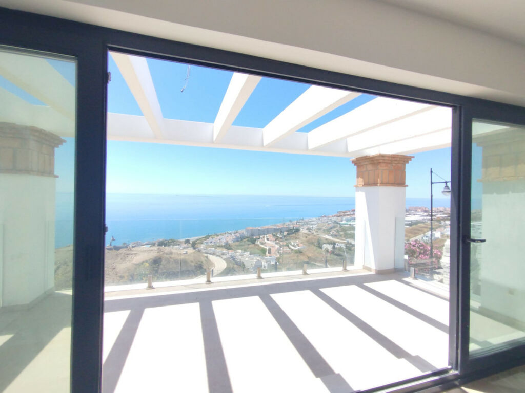 Townhouse Torrox Málaga - image 4