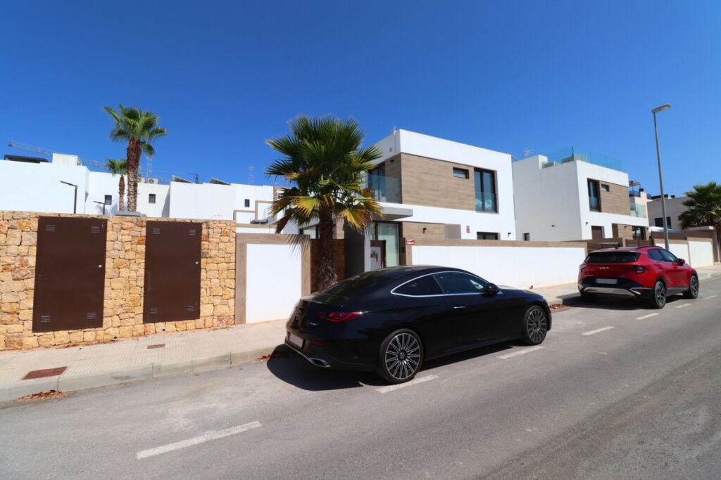 Detached Villa Benijofar Alicante - image 4