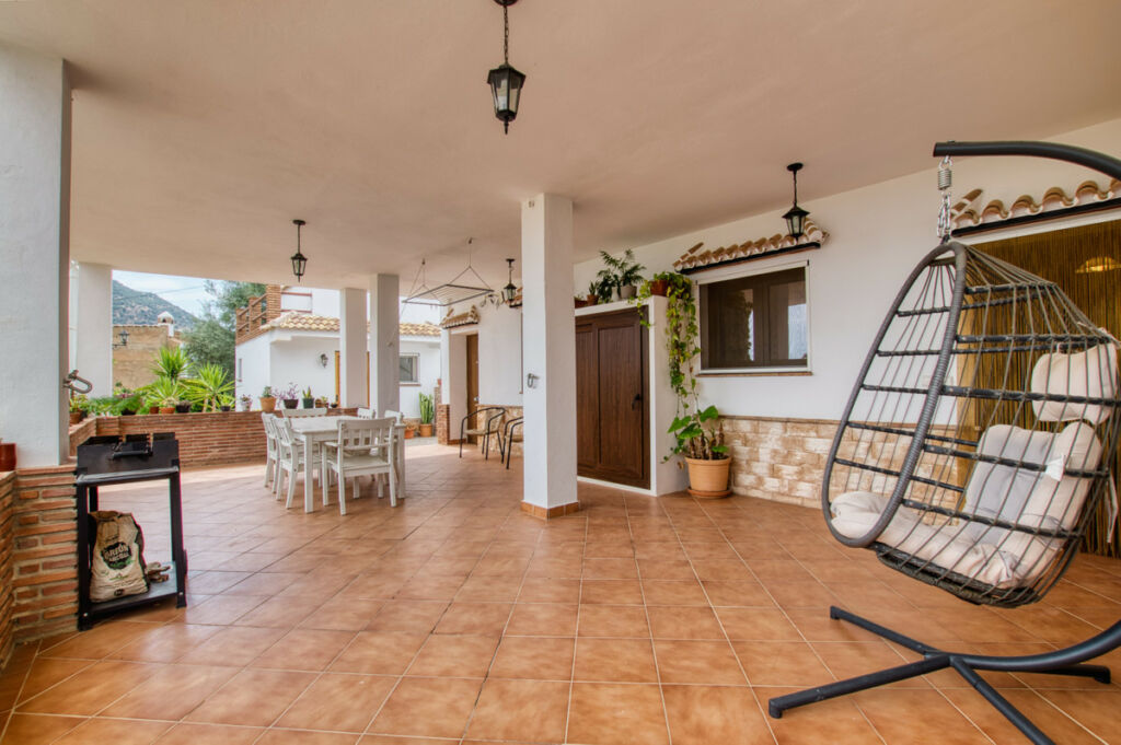Detached Villa Periana Málaga - image 5