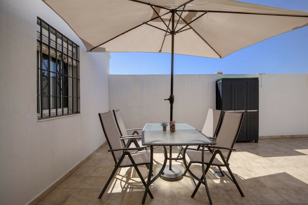 Detached Villa Fuengirola Málaga - image 4