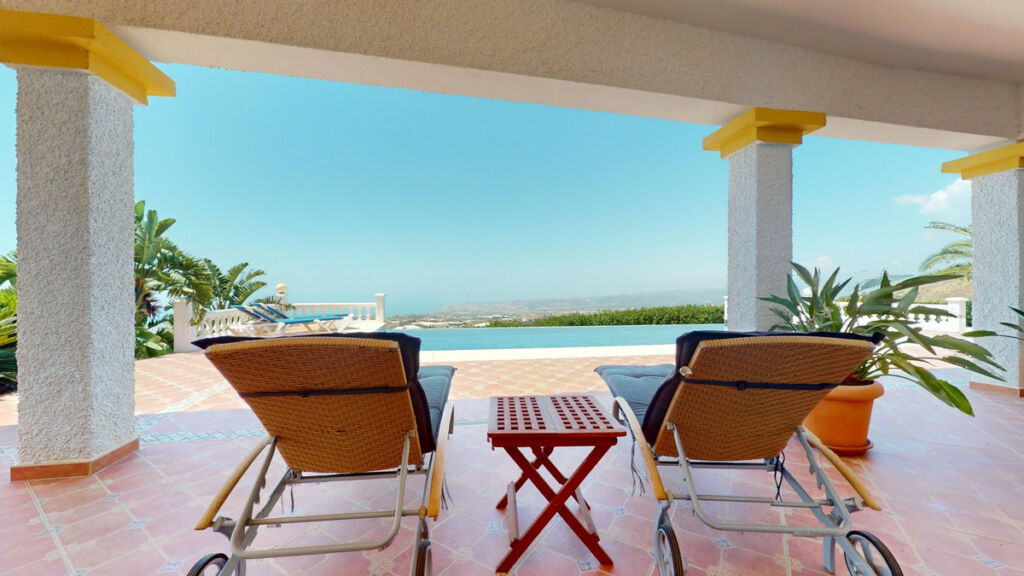 Detached Villa Algarrobo Málaga - image 4