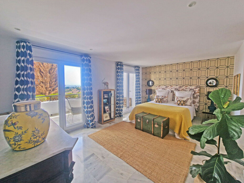 Townhouse Calahonda Málaga - image 4