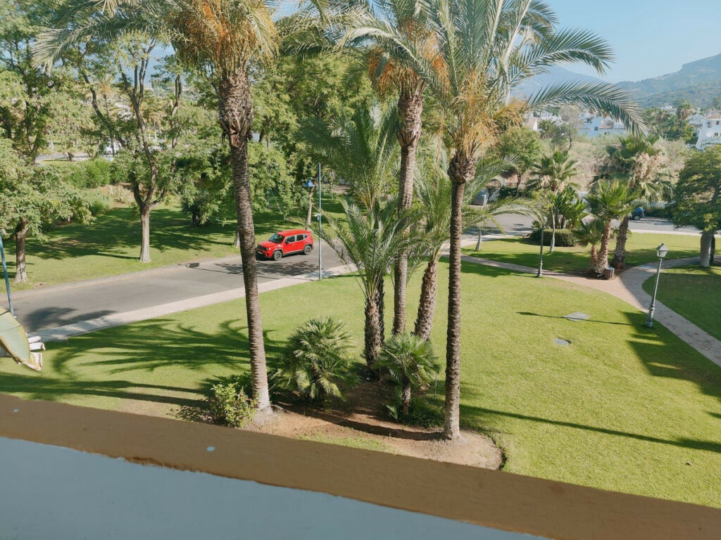 Middle Floor Apartment Marbella Málaga - image 4