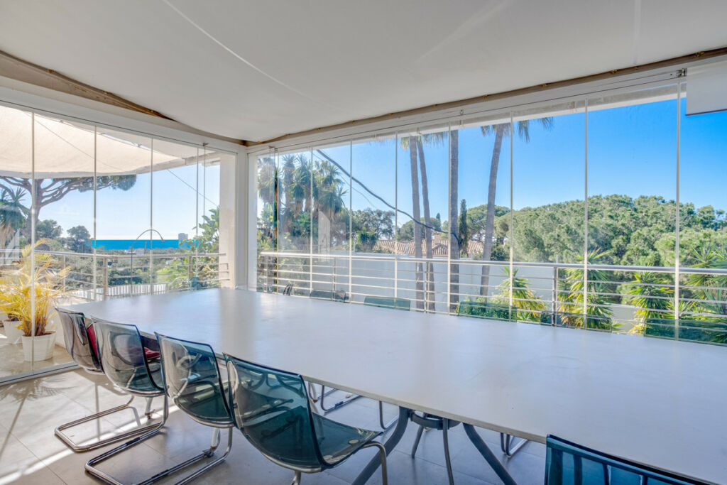 Detached Villa Elviria Málaga - image 4