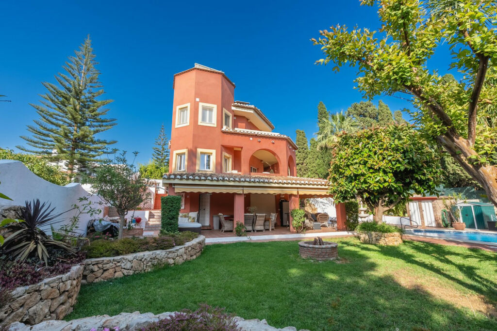 Detached Villa Mijas Málaga - image 4